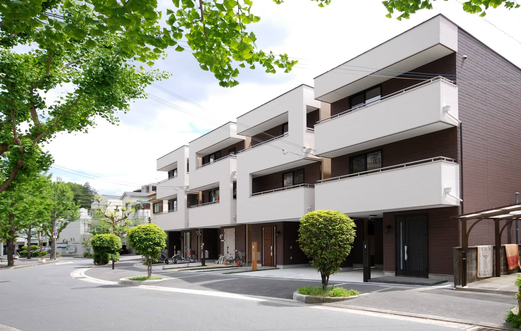 Perspectiva de la fachada de la casa Números en Japón.